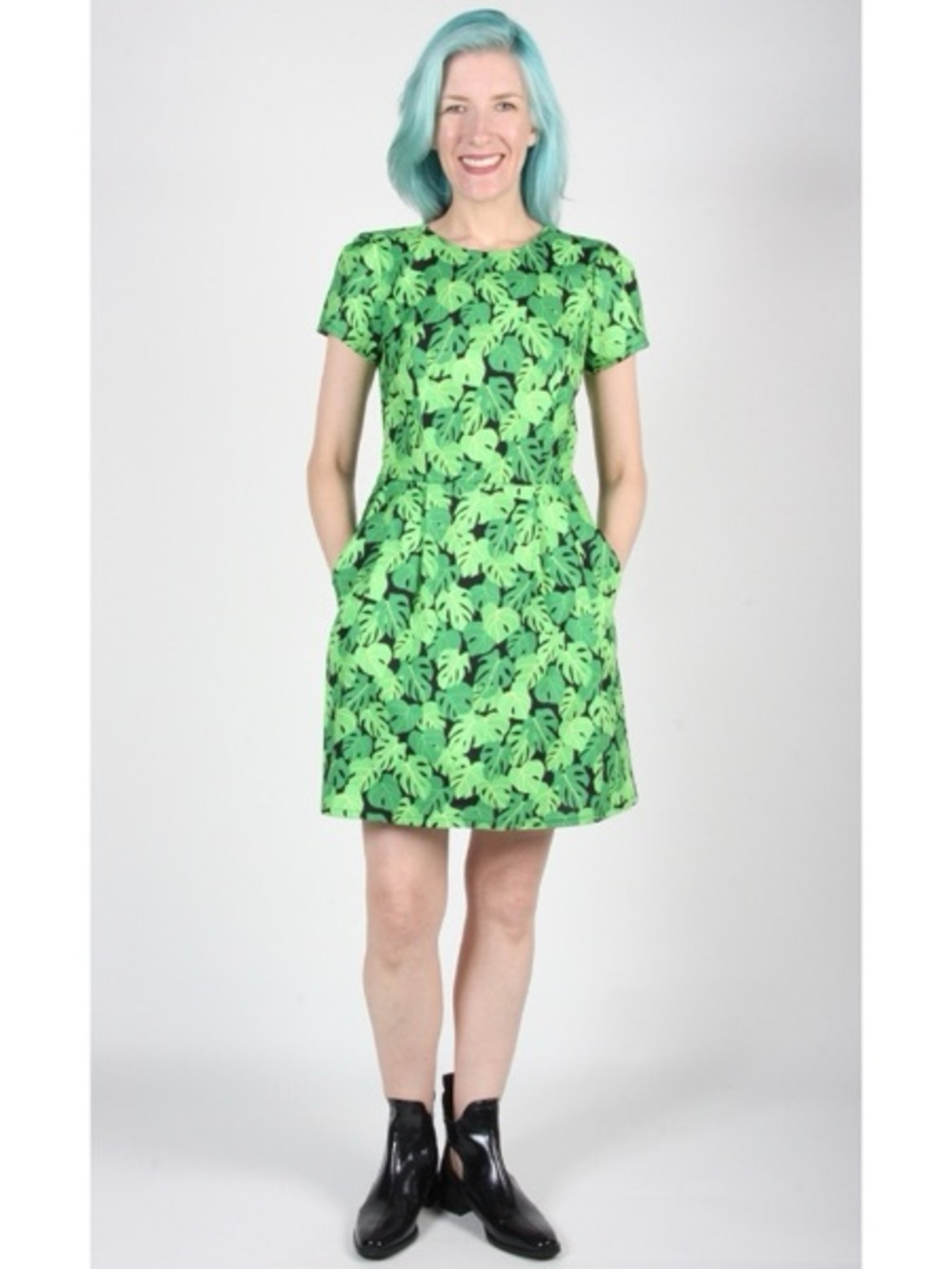 Birds of North America Green Leaf Print Short Sleeve Dress size 2, like new